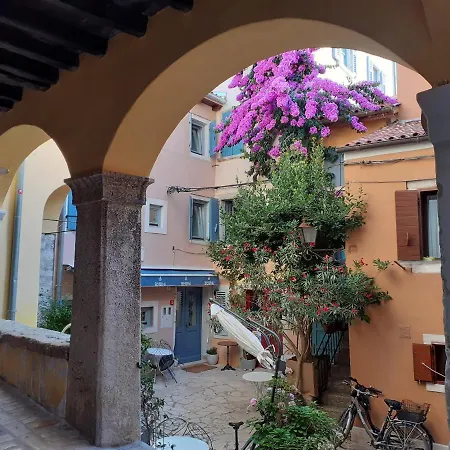 Eufemia Old Town Apartman